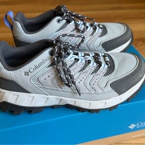 Columbia Strata Hiking Shoe - Womens size 7.5